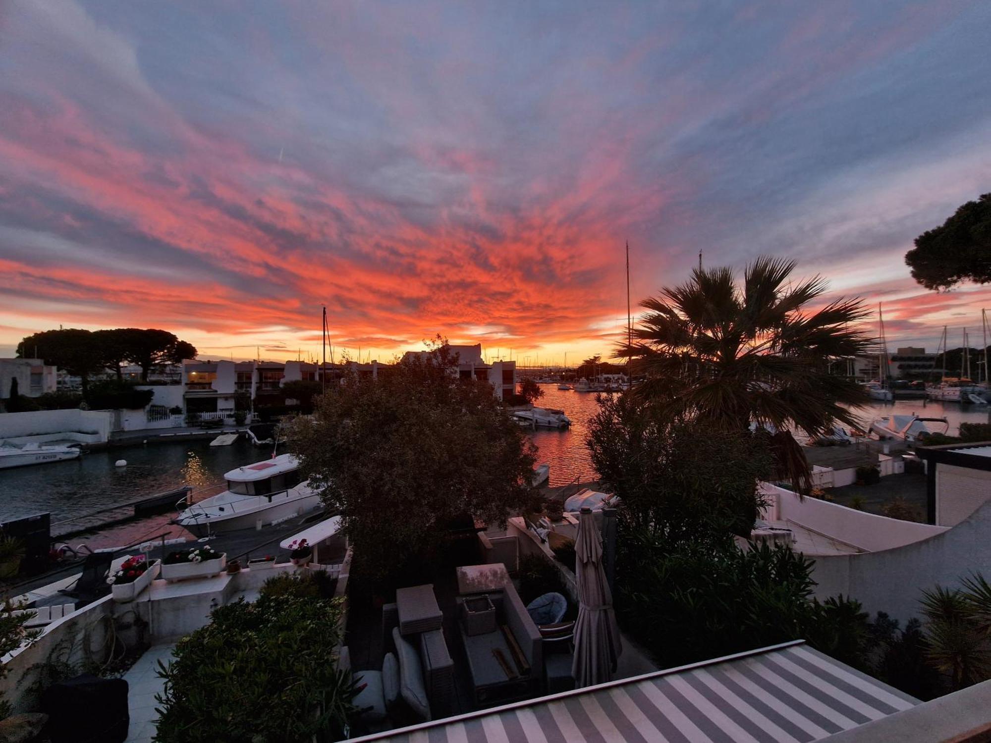 Marina Exceptionnelle - 8 Pers - 120 M2 Vue Mer - Suites Parentales - Cinema - Ponton Le Grau-du-Roi Kültér fotó